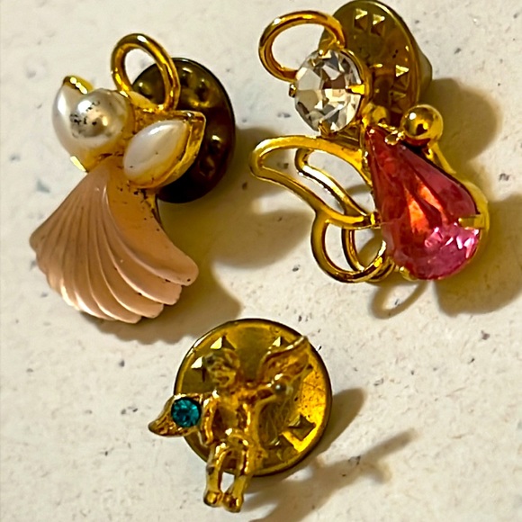 Trio of Vintage Angel Lapel Pins. - Picture 3 of 3